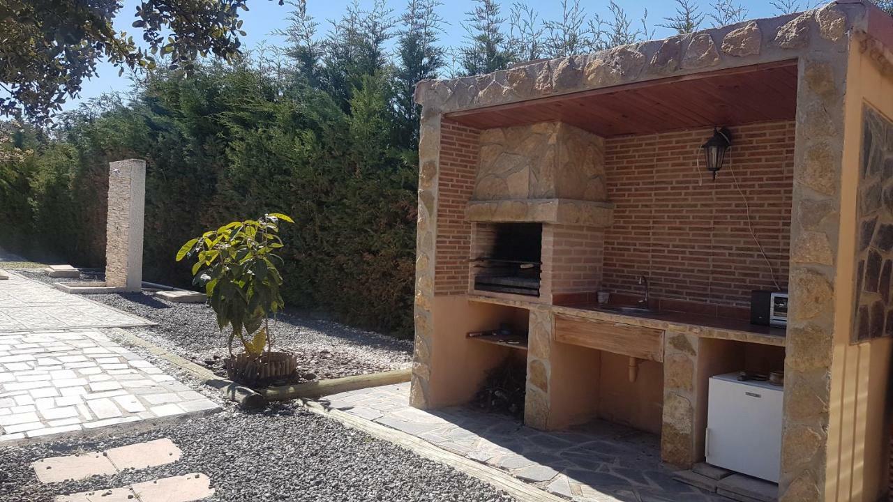 La Triqueta Zarzuela del Monte Exterior foto